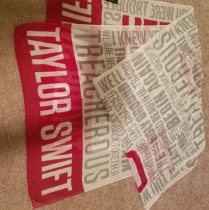 Taylor Swift RED tour scarf